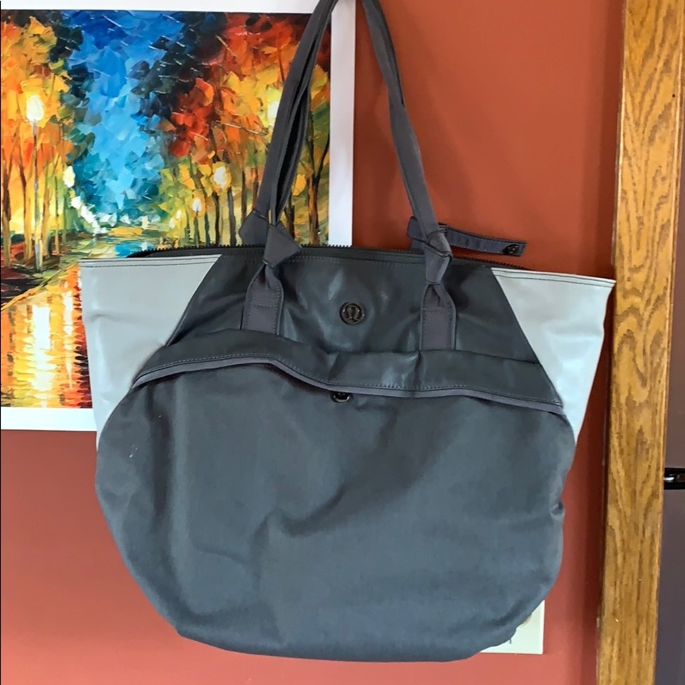 Lululemon tote bag